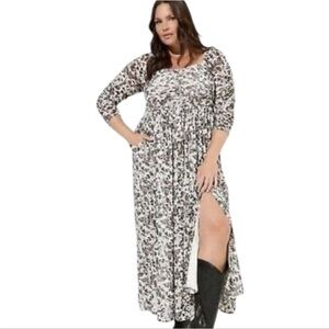 Torrid White/Black Floral Maxi Dress